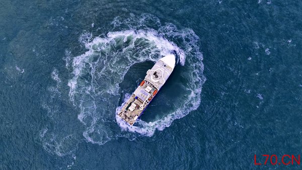 航行中的“海洋石油696”。受访者供图