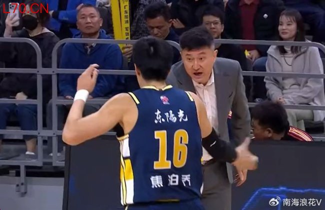 CBA广东男篮2分不敌新疆！一度领先18分的他们在线配资服务，最后输在哪？杜锋用人遭质疑