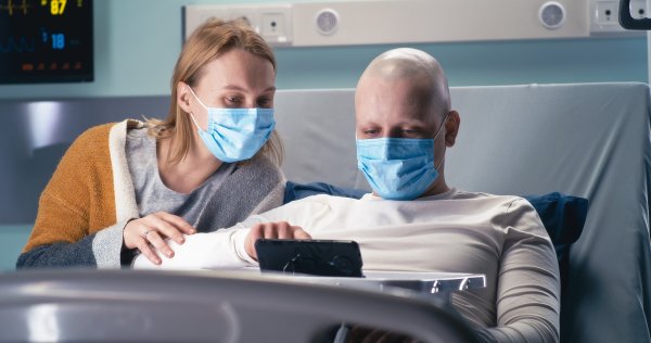 生命的守护: 白血病患者的中医关怀之道