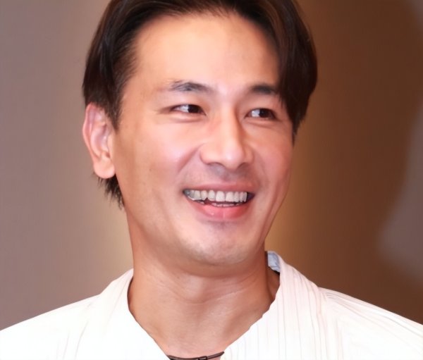 46岁知名男星在家突然没心跳去世, 死因系急性血癌, 经纪公司证实