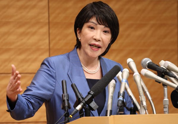 中日关系又危险了, 高市支持率达68%, 小泉进次郎要求中国一件事